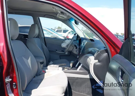 2011 Subaru Forester 2.5X Premium из США, поврежденный, VIN JF2SHADC2BH725357